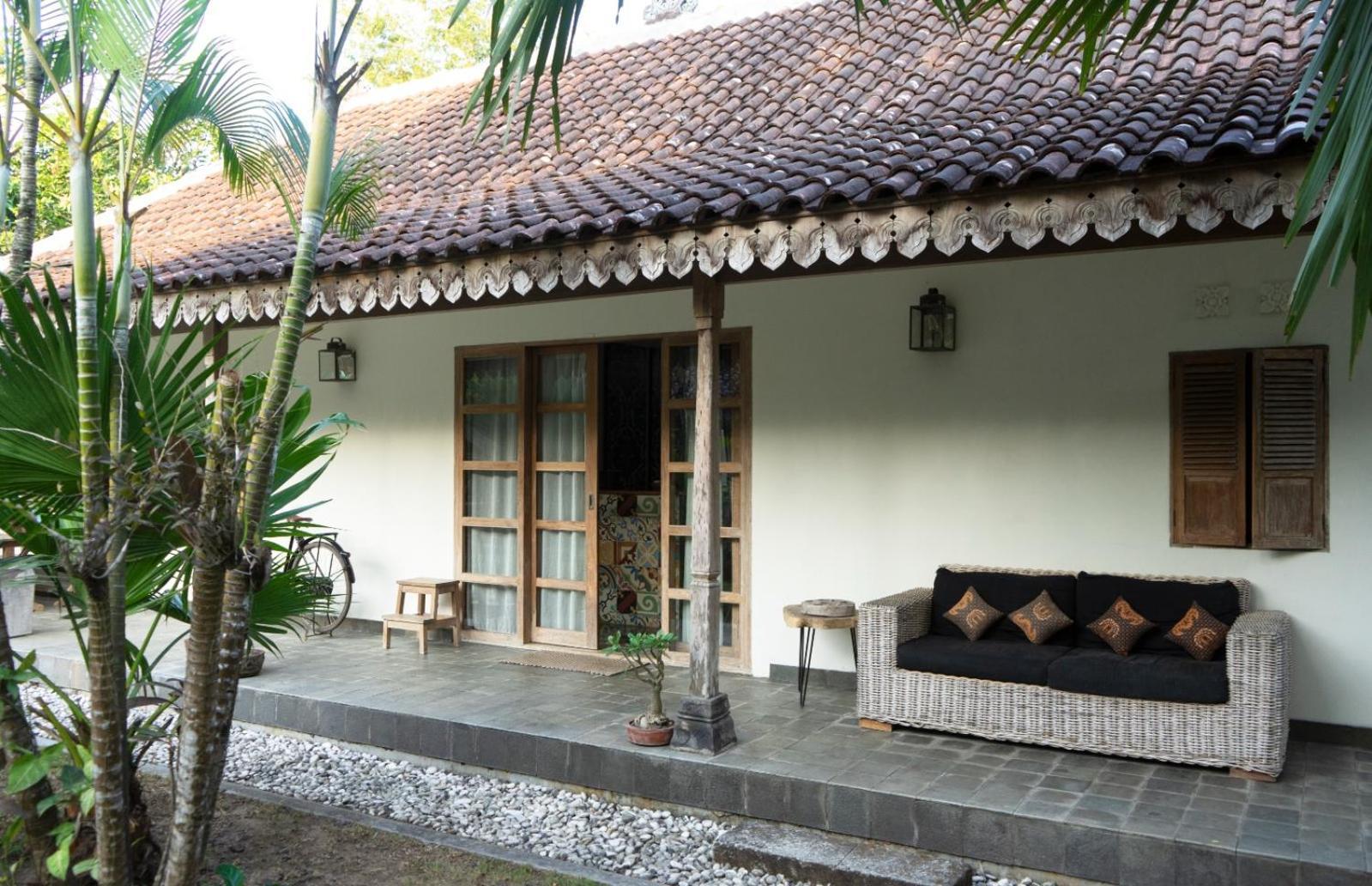 Blue Garden Yogyakarta Hotel Bangunjiwo Exterior photo