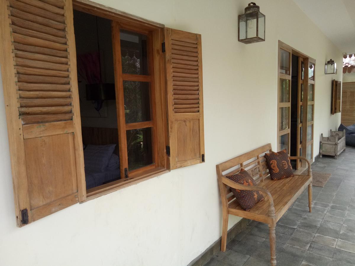 Blue Garden Yogyakarta Hotel Bangunjiwo Exterior photo